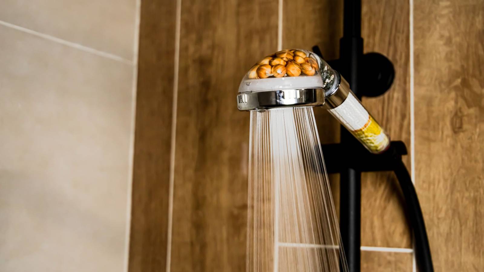 J&C2O, distributeur de fontaines à eau EVA de 7, 12 et 25 litres sur toute la France et en Europe