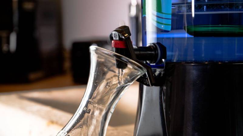 J&C2O, distributeur de fontaines à eau EVA de 7, 12 et 25 litres sur toute la France et en Europe