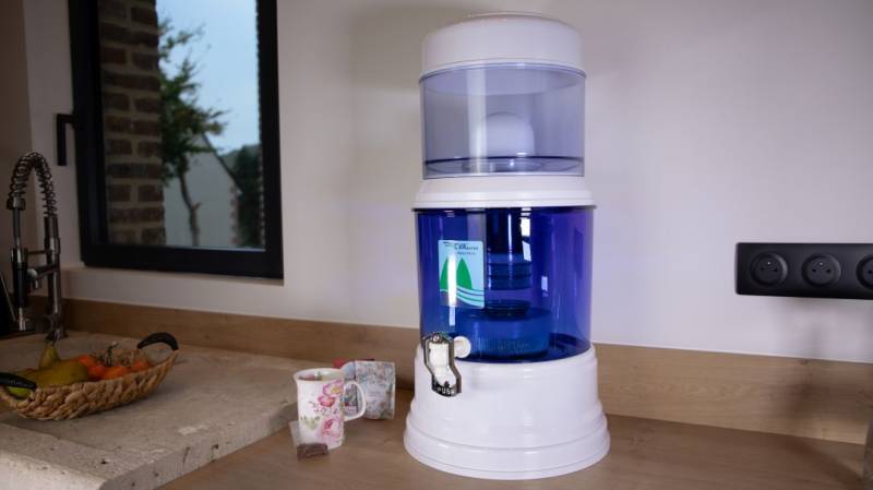 J&C2O, distributeur de fontaines à eau EVA de 7, 12 et 25 litres sur toute la France et en Europe