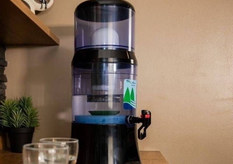 J&C2O, distributeur de fontaines à eau filtrantes EVA en France et en Europe.